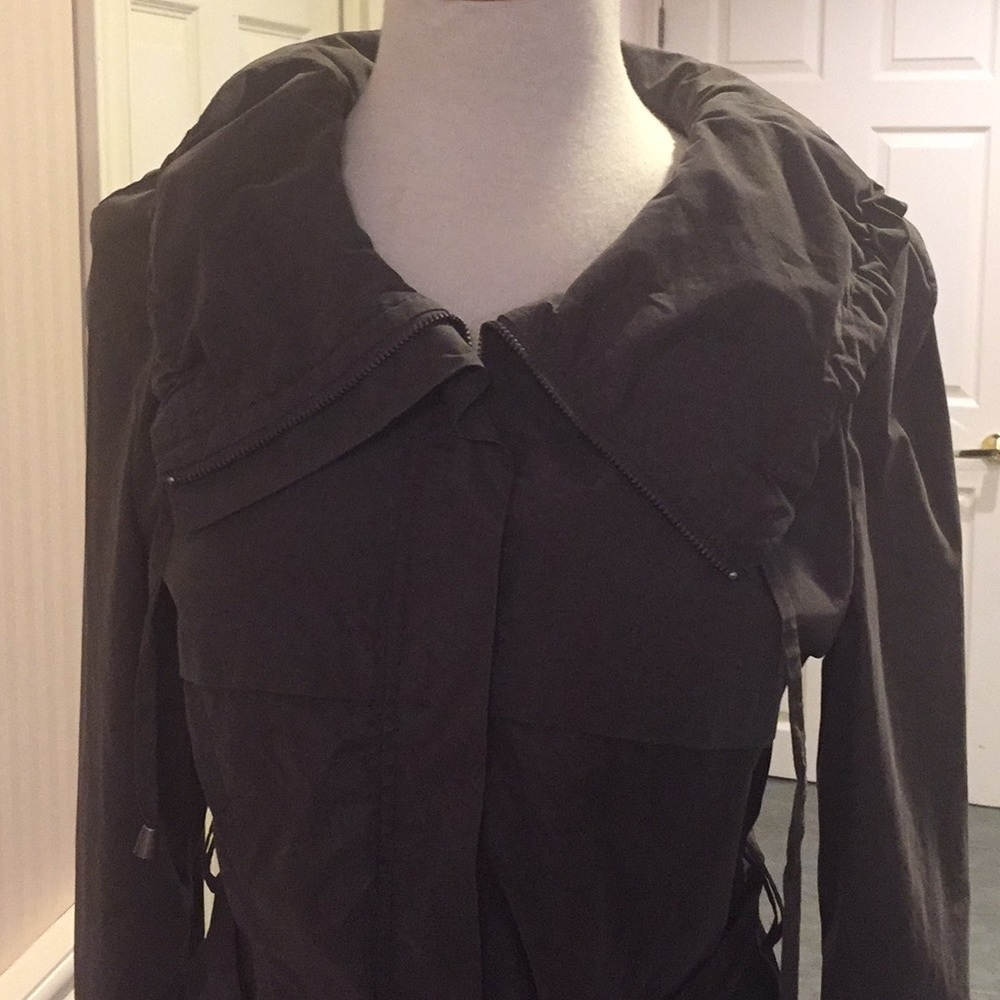 ⬇️Price drop ⬇️NWOT Kaki green utility jacket multifunctional cowl neck - Picture 3 of 3